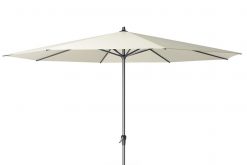 platinum parasol riva 400 ecru vrijstaand 247x165 - Platinum | Parasol Riva Ø400 cm | Ecru