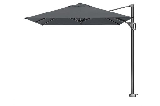 platinum zweefparasol voyager t1 25x25 antraciet vrijstaand 510x340 - Platinum | Zweefparasol Voyager T¹ 250 x 250 cm | Antraciet