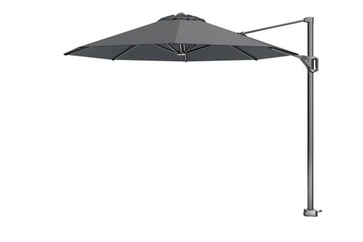 platinum zweefparasol voyager t1 300 antraciet vrijstaand 510x340 - Platinum | Zweefparasol Voyager T¹ Ø 300 cm | Antraciet